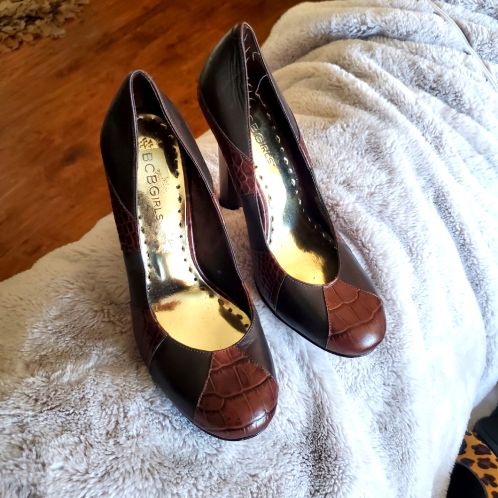 BCBG Platform heels size 6